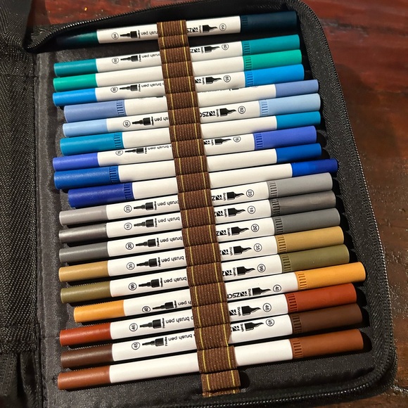 ZSCM duo tip markers 58 in set. In Tri-fold carrying case - Picture 4 of 7